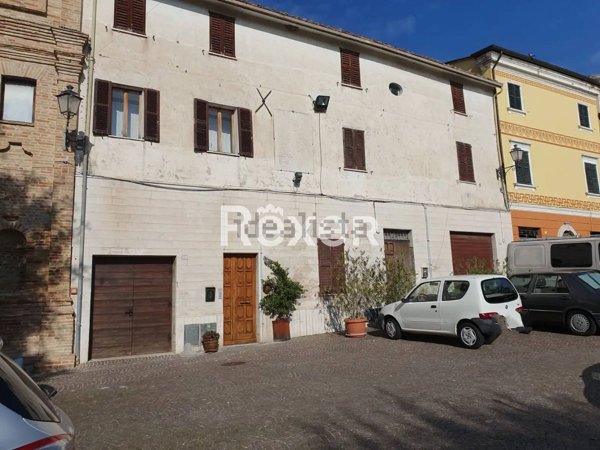 casale in vendita a Terre Roveresche