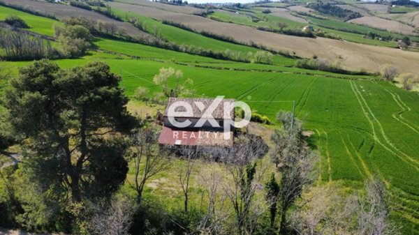 casa indipendente in vendita a Terre Roveresche