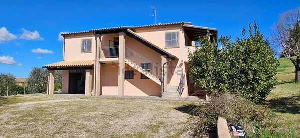 pentavano in vendita a Terre Roveresche