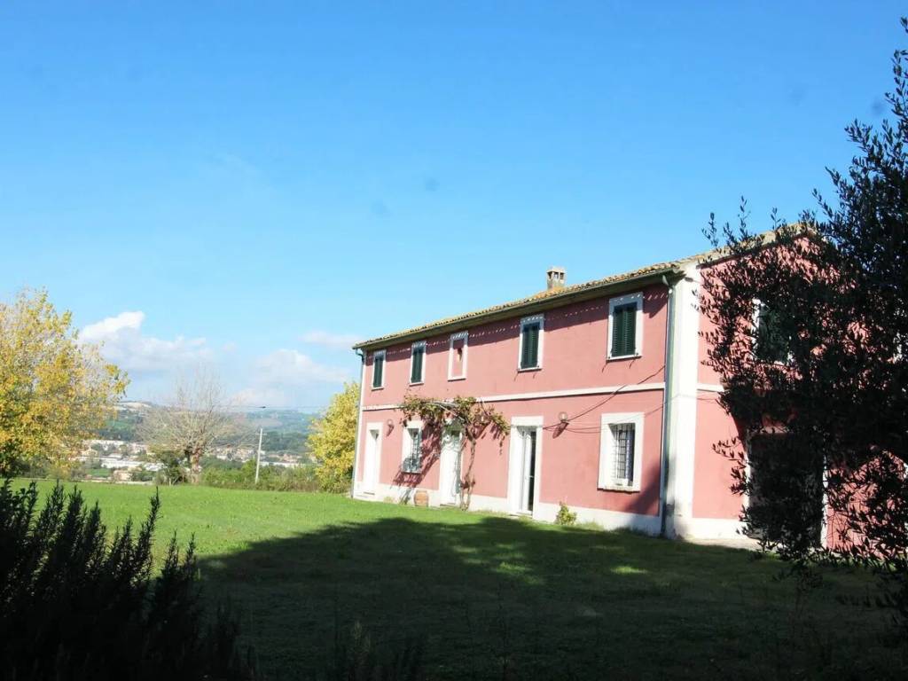 casa indipendente in vendita a Terre Roveresche