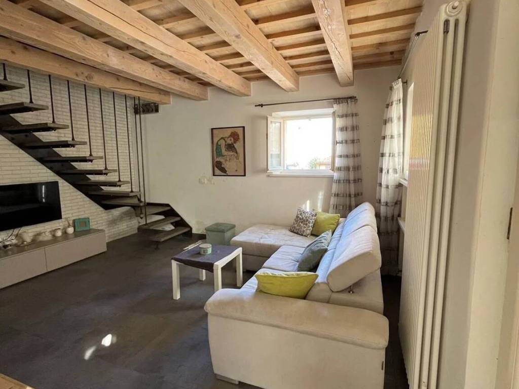 appartamento in vendita a Terre Roveresche in zona Barchi