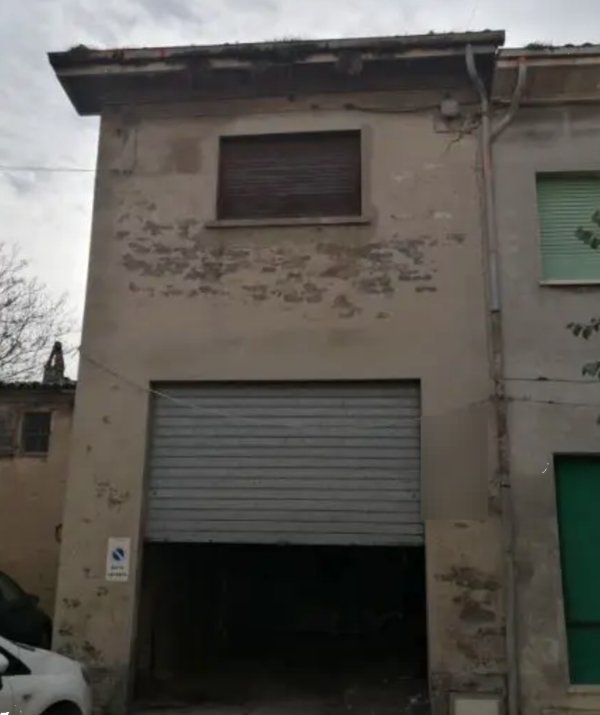 locale di sgombero in vendita a Terre Roveresche in zona San Giorgio di Pesaro