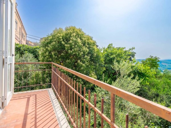 casa indipendente in vendita a Terre Roveresche in zona Orciano di Pesaro