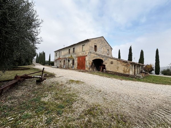 casa indipendente in vendita a Terre Roveresche