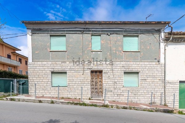 casa indipendente in vendita a Terre Roveresche
