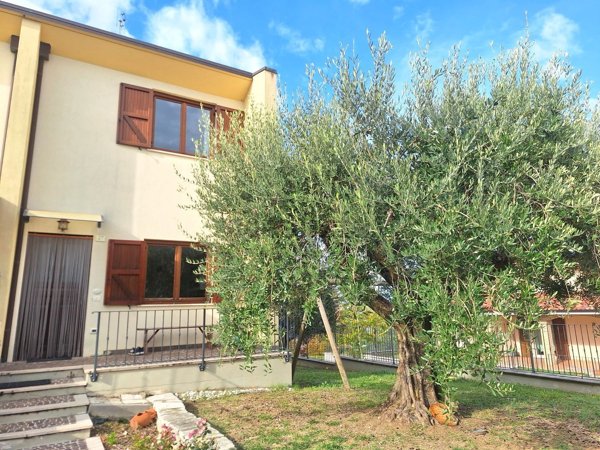 casa indipendente in vendita a Terre Roveresche