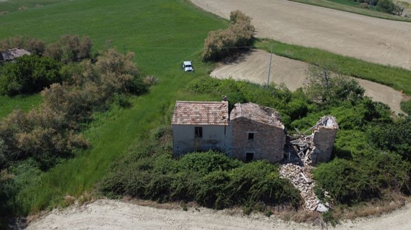 casa indipendente in vendita a Terre Roveresche