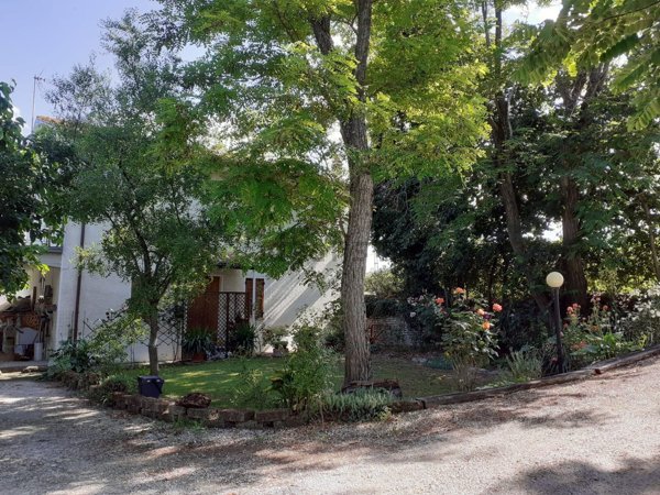 casa indipendente in vendita a Terre Roveresche in zona Orciano di Pesaro