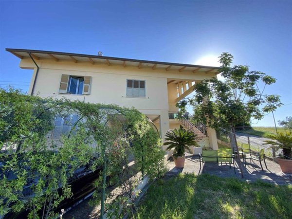 casa indipendente in vendita a Terre Roveresche in zona Orciano di Pesaro