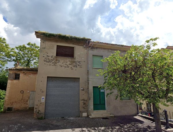 locale di sgombero in vendita a Terre Roveresche in zona San Giorgio di Pesaro