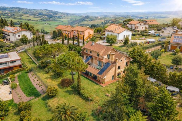 casa indipendente in vendita a Terre Roveresche