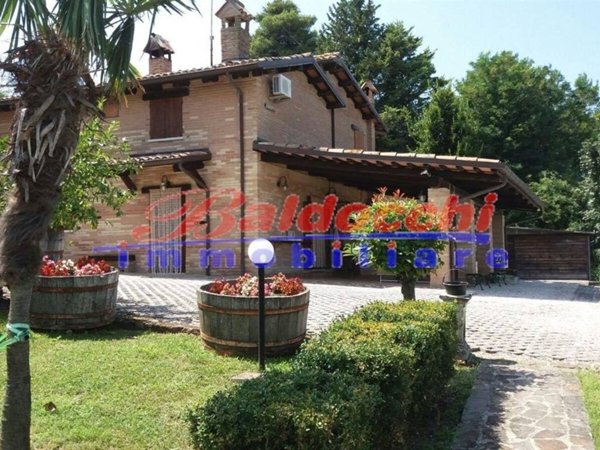 casa indipendente in vendita a Terre Roveresche