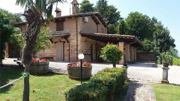 casale in vendita a Terre Roveresche