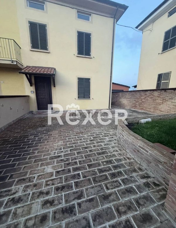casa indipendente in vendita a Terre Roveresche in zona Orciano di Pesaro