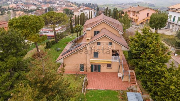 casa indipendente in vendita a Terre Roveresche in zona Orciano di Pesaro