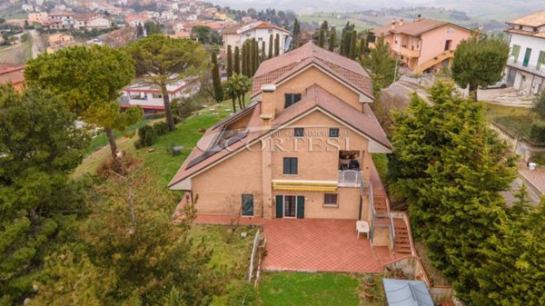 casa indipendente in vendita a Terre Roveresche in zona Orciano di Pesaro