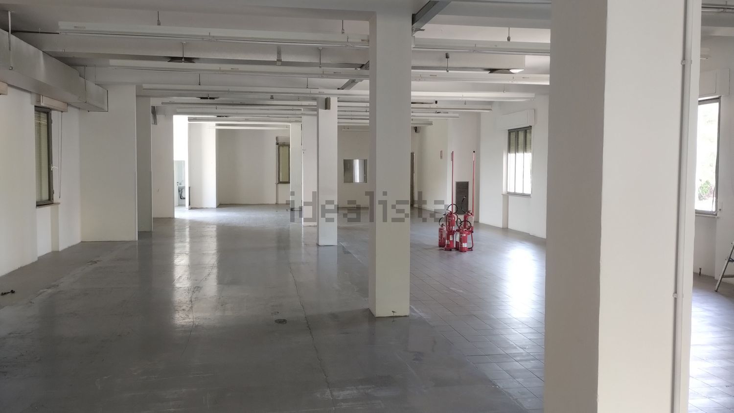 locale commerciale in vendita a Terre Roveresche