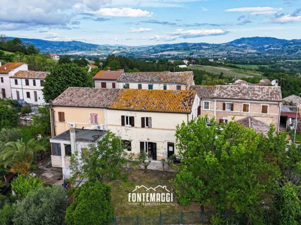 casa indipendente in vendita a Terre Roveresche in zona Vergineto