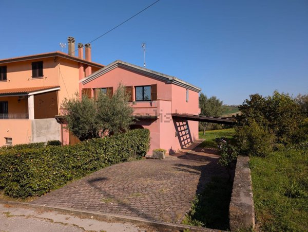 quadrivano in vendita a Terre Roveresche in zona San Giorgio di Pesaro