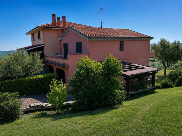casa indipendente in vendita a Terre Roveresche in zona San Giorgio di Pesaro