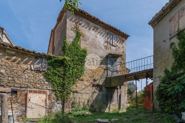 casa semindipendente in vendita a Terre Roveresche in zona Vergineto