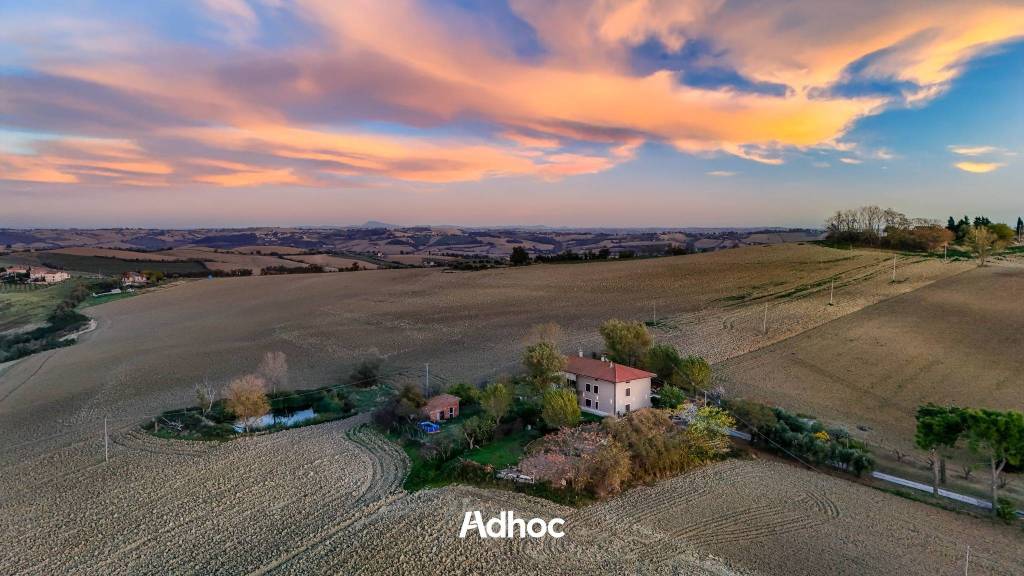 casa indipendente in vendita a Terre Roveresche in zona Orciano di Pesaro