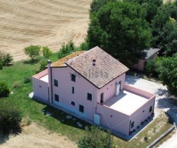 casale in vendita a Terre Roveresche in zona Piagge