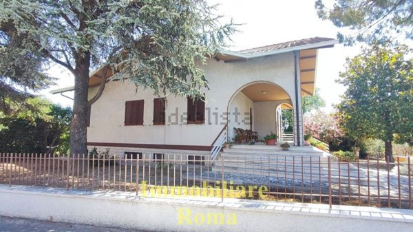 casa indipendente in vendita a Terre Roveresche in zona Cerbara