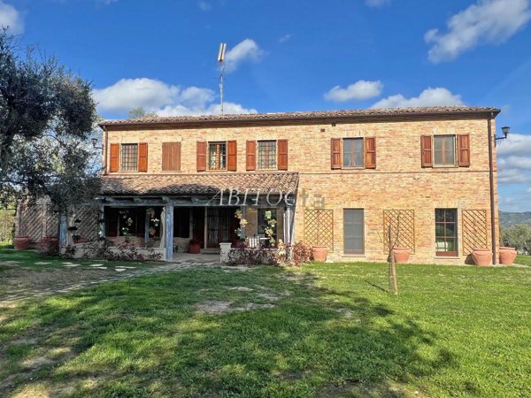 casa indipendente in vendita a Terre Roveresche in zona Orciano di Pesaro