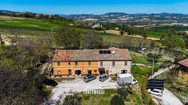 casa indipendente in vendita a Terre Roveresche in zona Vergineto