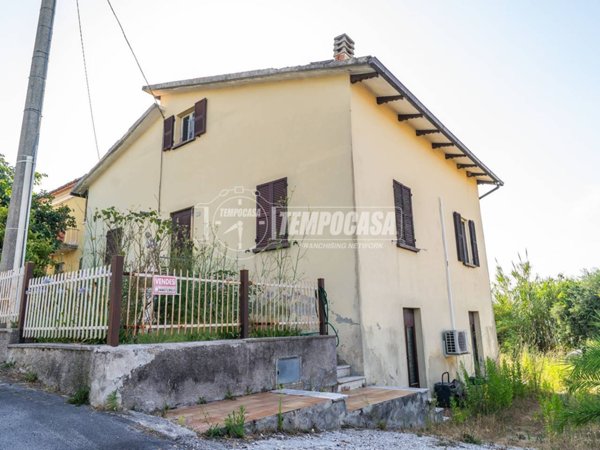 casa indipendente in vendita a Terre Roveresche in zona Orciano di Pesaro
