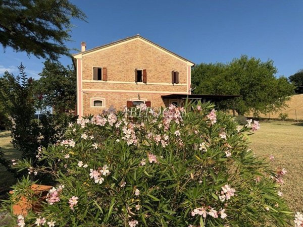 casa indipendente in vendita a Terre Roveresche in zona Orciano di Pesaro