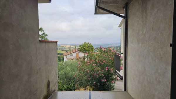 appartamento in vendita a Terre Roveresche in zona Orciano di Pesaro