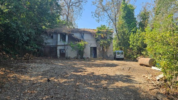 casa indipendente in vendita a Terre Roveresche in zona San Giorgio di Pesaro
