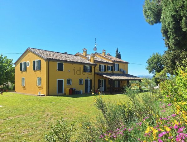 casa indipendente in vendita a Terre Roveresche in zona San Giorgio di Pesaro