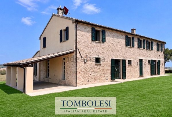 casale in vendita a Terre Roveresche in zona San Giorgio di Pesaro