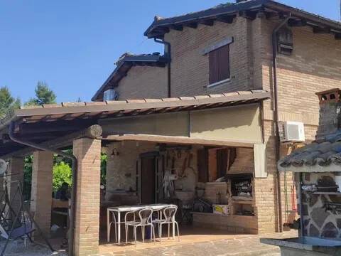 casa indipendente in vendita a Terre Roveresche in zona Orciano di Pesaro