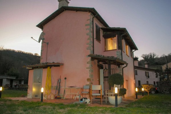 casa indipendente in vendita a Sassocorvaro Auditore in zona Castelnuovo