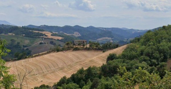 casale in vendita a Sassocorvaro Auditore in zona Sassocorvaro