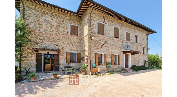 casa indipendente in vendita a Sassocorvaro Auditore in zona Sassocorvaro
