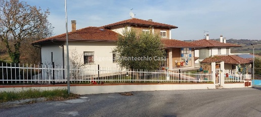 casa indipendente in vendita a Sassocorvaro Auditore in zona Casinina