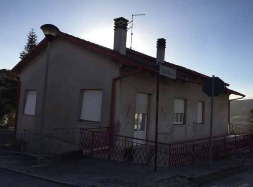 casa indipendente in vendita a Sassocorvaro Auditore in zona Casinina