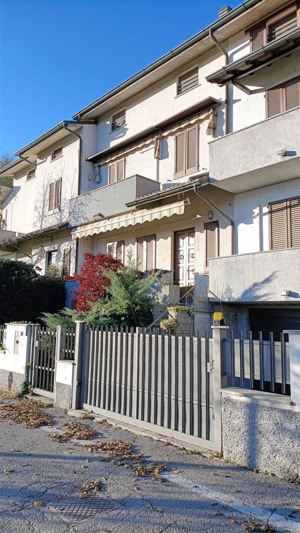 casa indipendente in vendita a Sassocorvaro Auditore in zona Castelnuovo