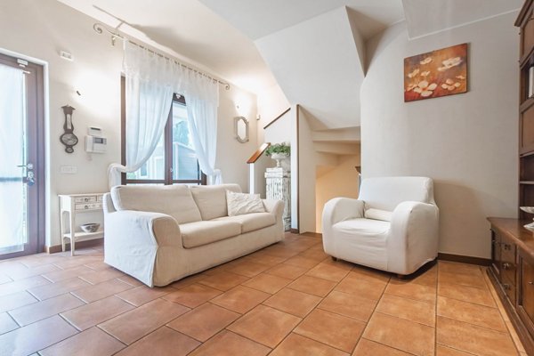 appartamento in vendita a Sassocorvaro Auditore in zona Castelnuovo