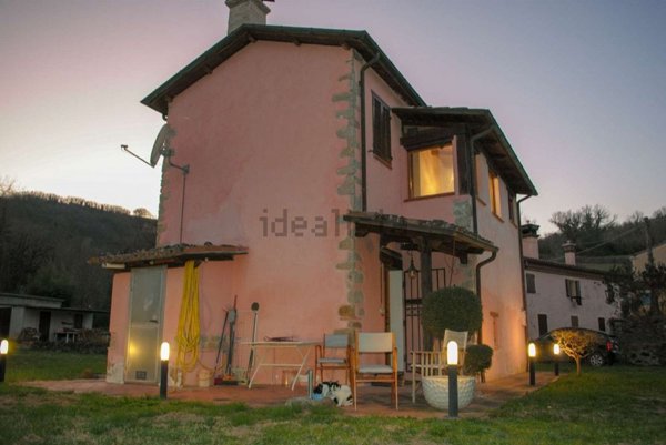 casa indipendente in vendita a Sassocorvaro Auditore in zona Castelnuovo