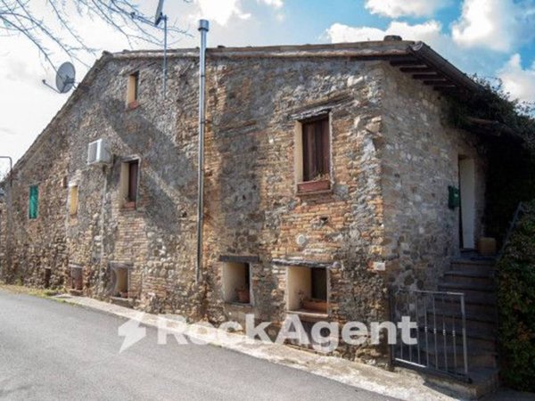 casale in vendita a Sassocorvaro Auditore in zona Sassocorvaro