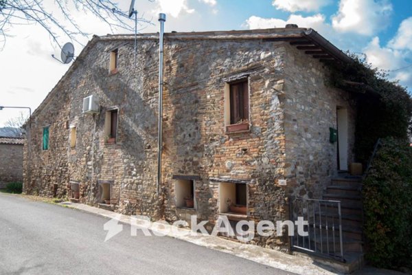 casa indipendente in vendita a Sassocorvaro Auditore in zona Sassocorvaro