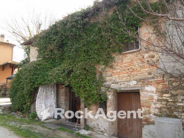 casa indipendente in vendita a Sassocorvaro Auditore in zona Sassocorvaro