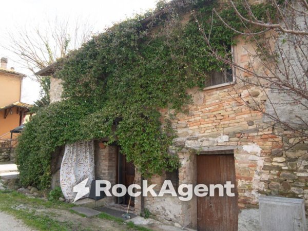 casa indipendente in vendita a Sassocorvaro Auditore in zona Sassocorvaro