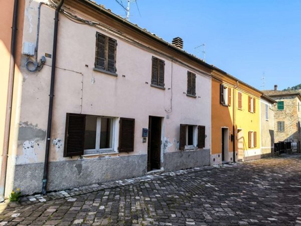 casa indipendente in vendita a Sassocorvaro Auditore in zona Mercatale